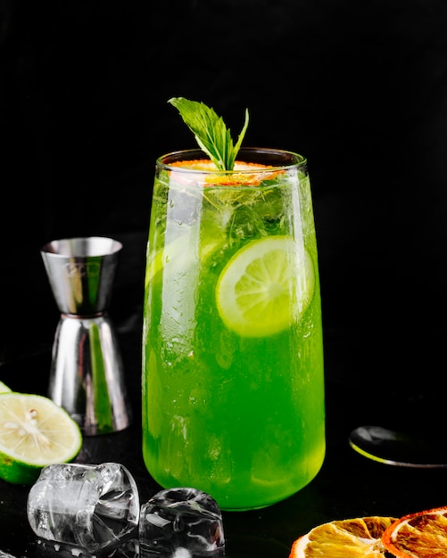 Free Photo Lemon Lime Green Mojito With Mint Leaves