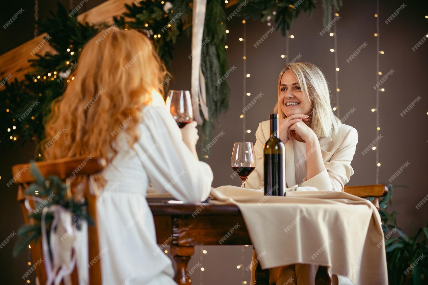 Premium Photo Lesbian Couple Having Dinner In A Restaurant Girl