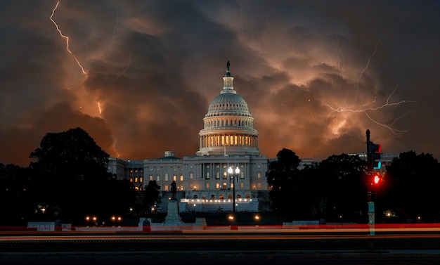 Premium Photo | Lightning With Dramatic Clouds On United States Capitol ...