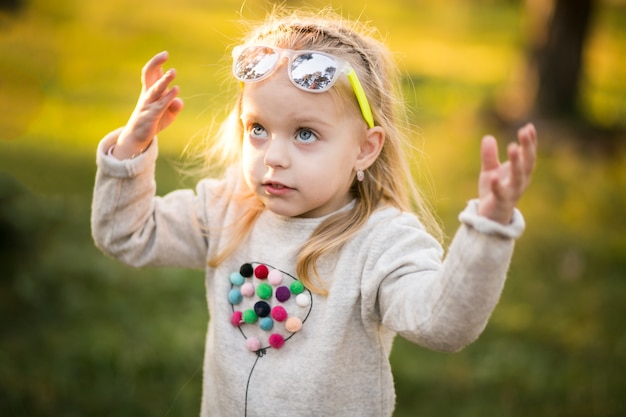 Little girl | Free Photo