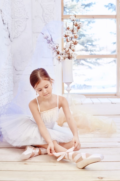 Little Prima Ballet Young Ballerina Girl Premium Photo