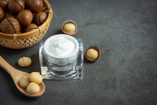 Free Photo | Macadamia body lotion skin cream