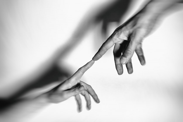 Фото две руки мужская и женская вместе