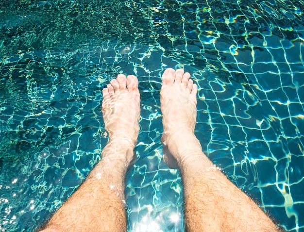Ноги В Бассейне Фото