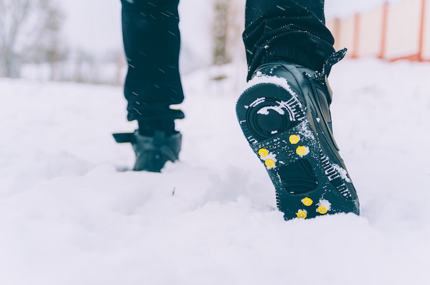 5 Top and Best Ice Cleats for Boots Canada