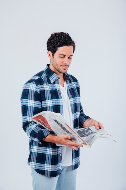 男性読書新聞 無料の写真