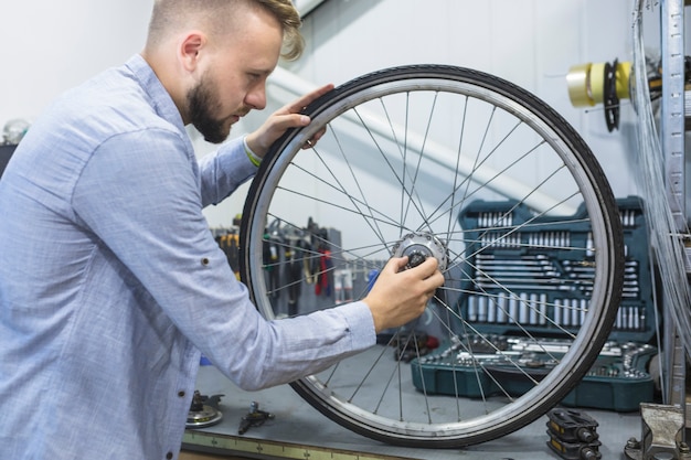 come riparare la ruota della bicicletta