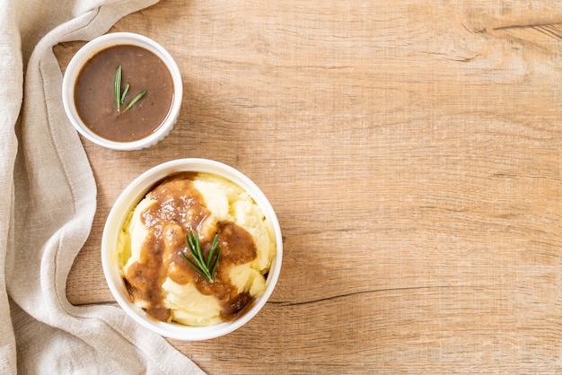 mashed potatoes with gravy sauce Premium Photo