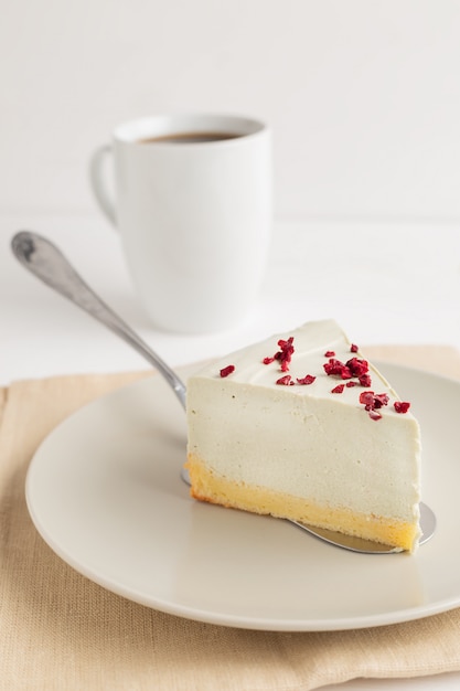 Premium Photo | Matcha green tea cheesecake