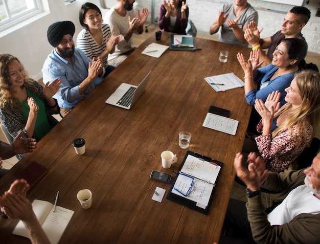 Premium Photo | Meeting table networking sharing concept