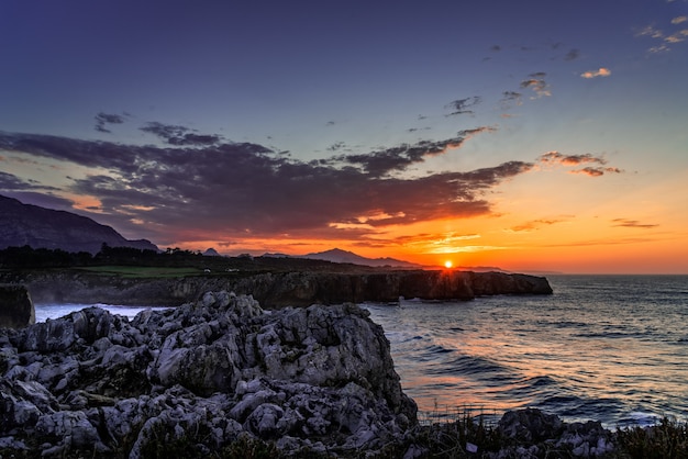 Free Photo | Mesmerizing view of the ocean surrounded by rocky