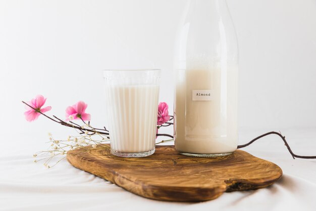 Free Photo | Milk and flowers