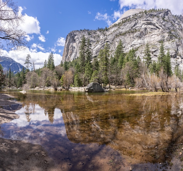 Premium Photo Mirror lake yosemite national park