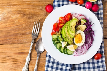 Free Photo | Mixed chef's salad.mixed chef's salad.avocado