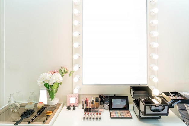 Modern Closet Room With Make Up Vanity, Make Up Vanity Mirrors