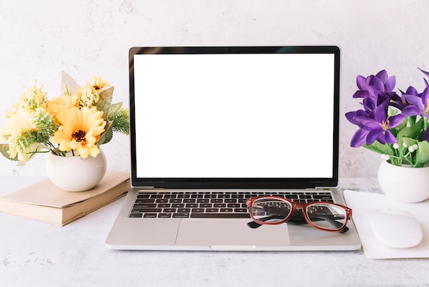 Modern office desk composition with technological device Free Photo