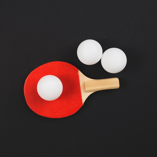 Ping pong ball. Пинг понг мячик. Поделка из мяча для пинпонга. Мячик для пинпонга картинка. Игра с мячами для пинпонга и варежками захватами.