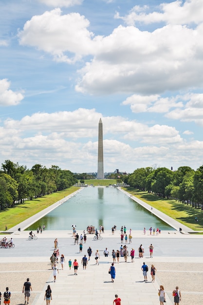 Premium Photo | Monuments area with tourists walking in washington with ...