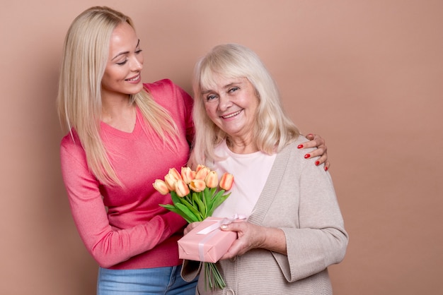 Surprise Your Mom on Her Birthday With These Beautiful Gift Ideas Queknow