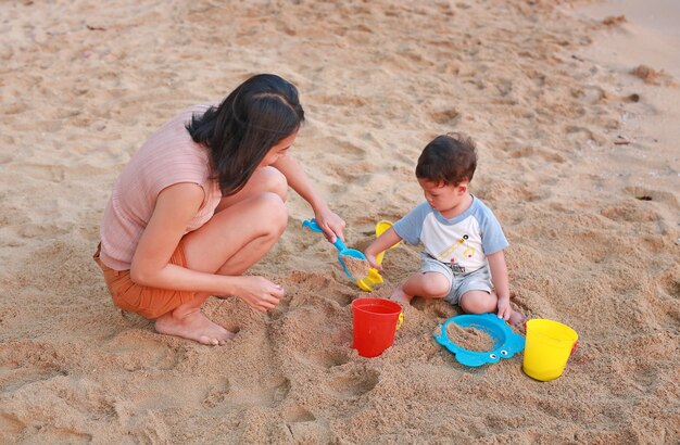 toys to play with at the beach