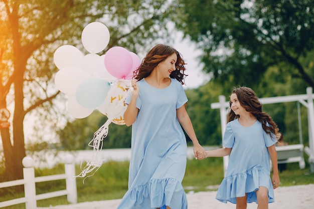 Mother with daughter Free Photo