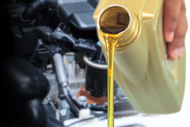 Premium Photo | Motor oil pouring