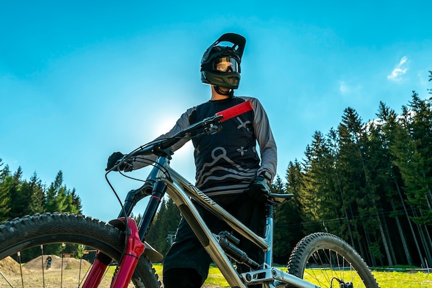 what is a suspension corrected fork? - mountain biker with full suspension bike