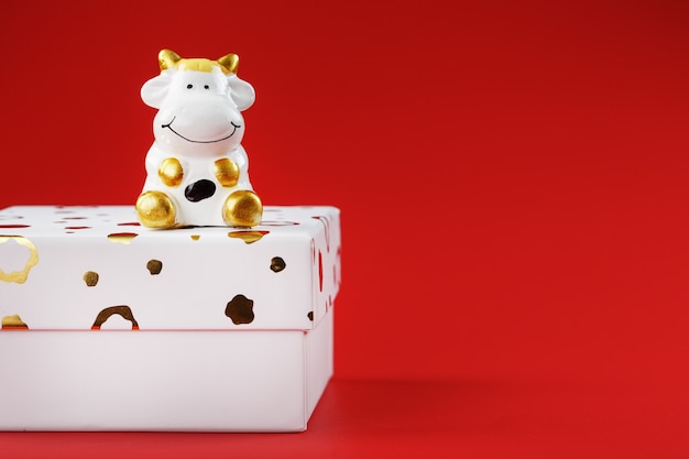 cow box toy