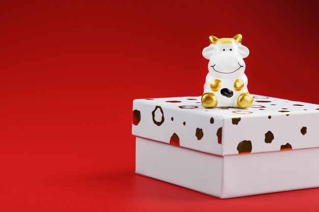 cow box toy