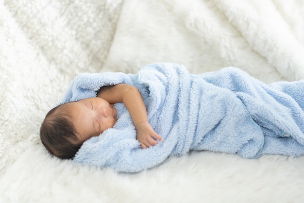 what should newborn sleep in summer