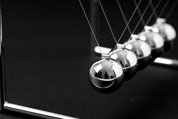 premium newton's cradle