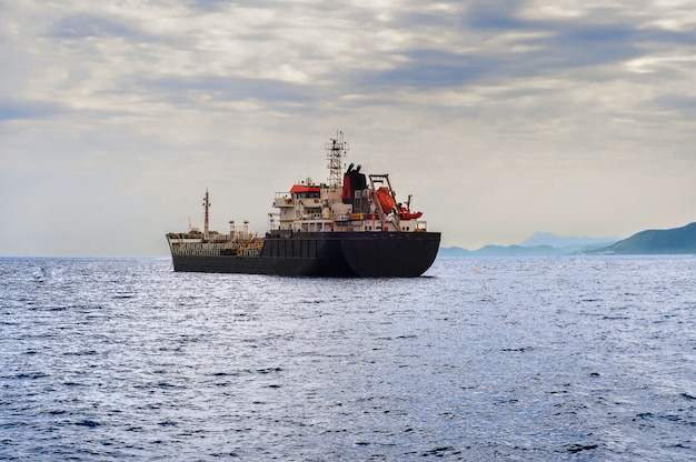 Oil tanker ship Premium Photo