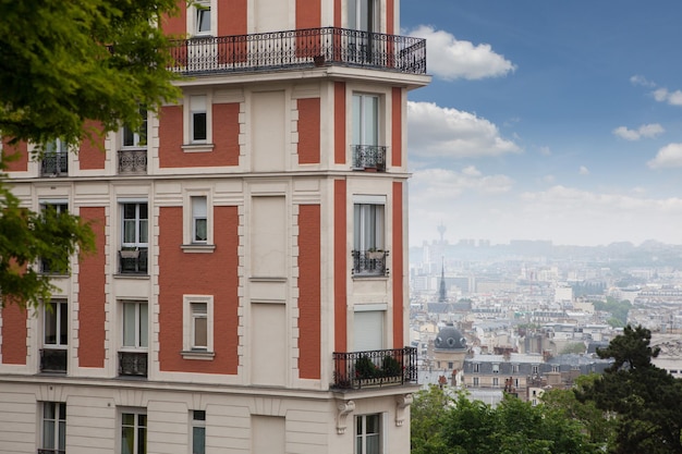 Premium Photo | Old house in montmartre on paris, france