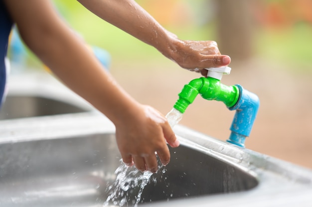 water tap cleaner