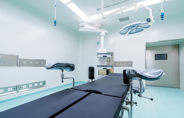 Operating room in modern clinic | Premium Photo