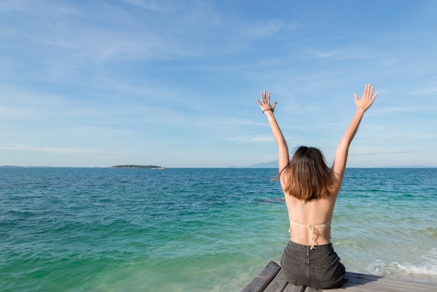 Premium Photo Outdoor Summer Portrait Of Young Pretty Woman Looking To The Ocean At Tropical Beach