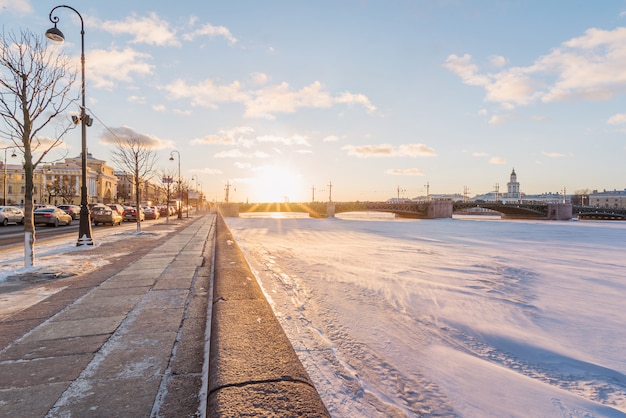 Premium Photo Palace Bridge Neva River Saint Petersburg Russia In Winter