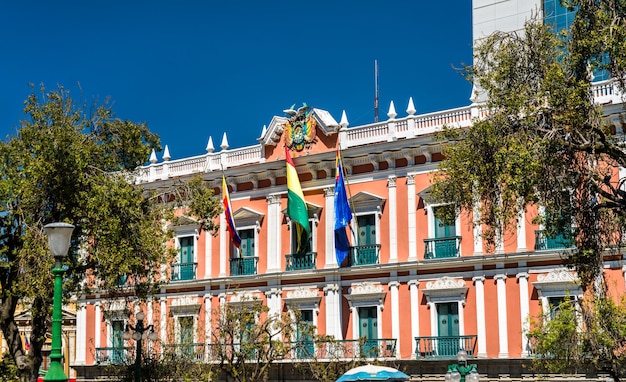 Premium Photo Palacio Quemado The Palace Of Government In La Paz