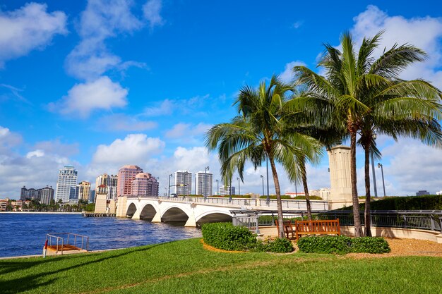 Premium Photo | Palm beach skyline royal park bridge florida