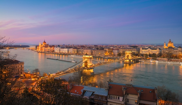 Panorama of central budapest in the evening Premium Photo