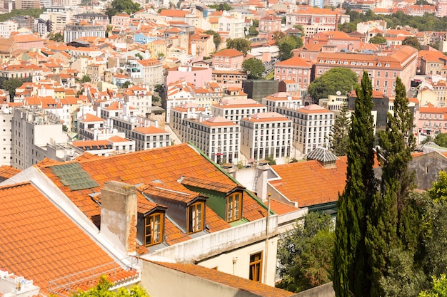 ヨーロッパの都市の屋根 ポルトガルのパノラマビュー プレミアム写真