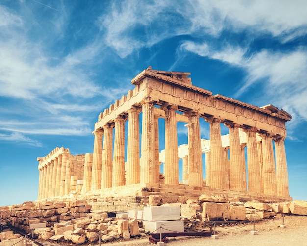 Premium Photo | Parthenon temple on acropolis in athens