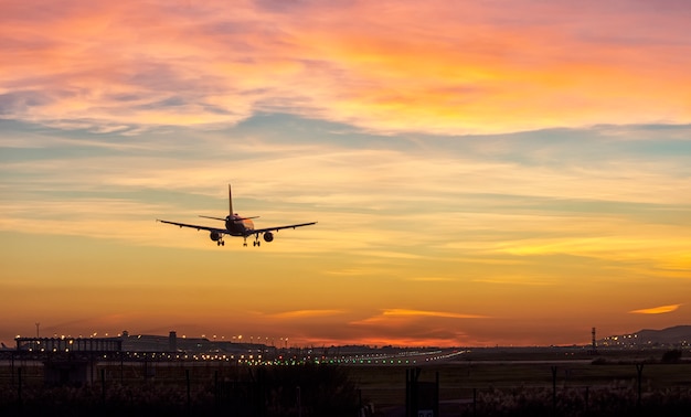 [Image: passengers-airplane-landing-airport-runw...91-147.jpg]