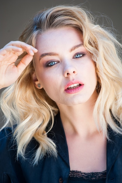 Premium Photo | Perfect blonde woman portrait