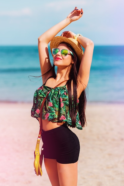 Perfect Fit Girl In Trendy Cool Sunglasses With Tan Body -7874
