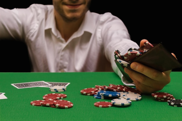 2 Things You Must Know About poker