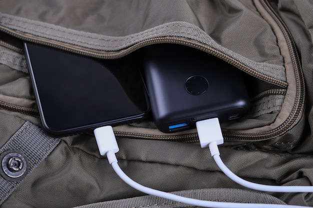 carry on bag with phone charger