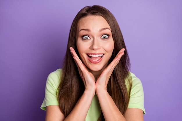 Premium Photo | Photo portrait of excited girl with open mouth hands ...