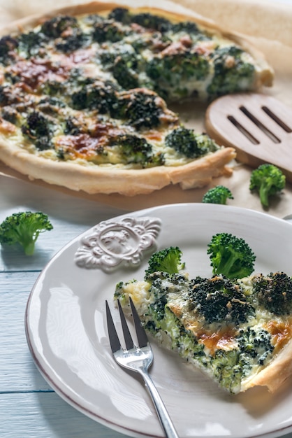 Premium Photo | Pie with broccoli and cheese