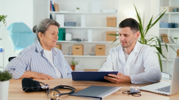 Premium Photo | Planned preventive medical examination of the elderly ...